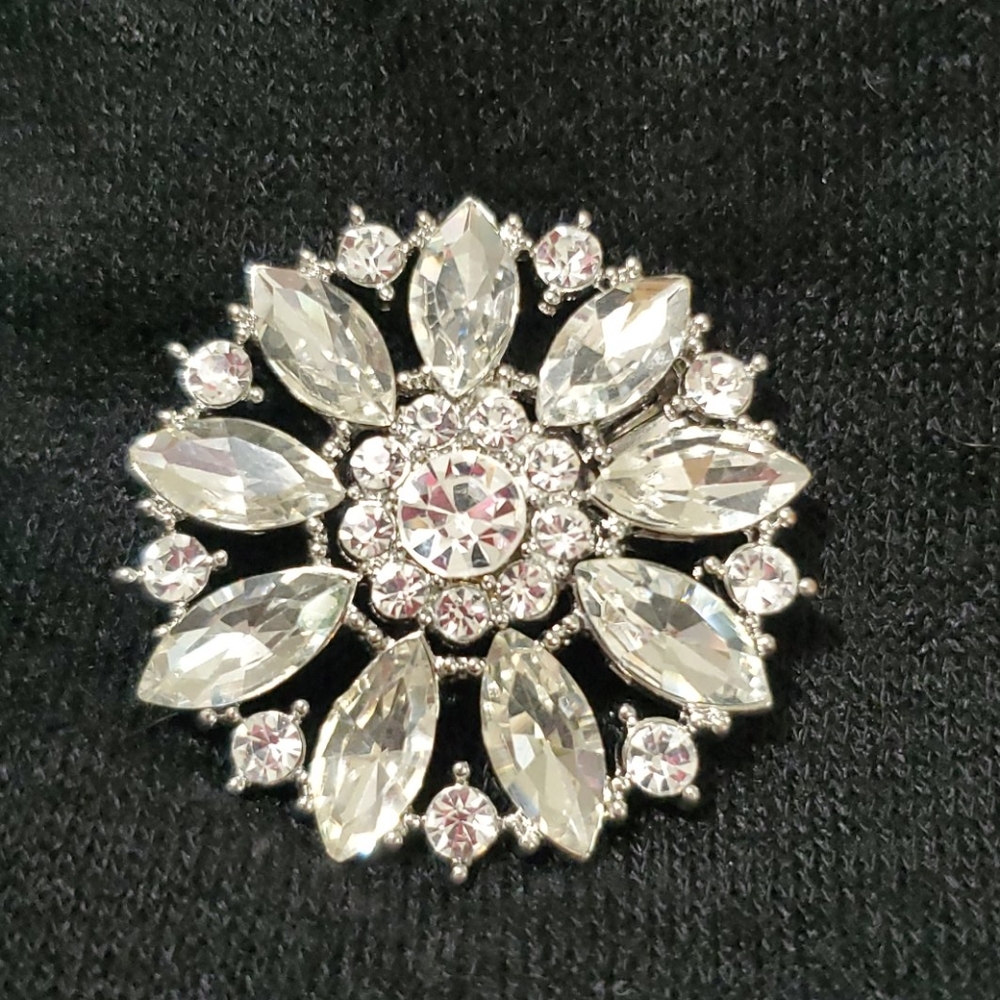 Clear rhinestone brooch Clip